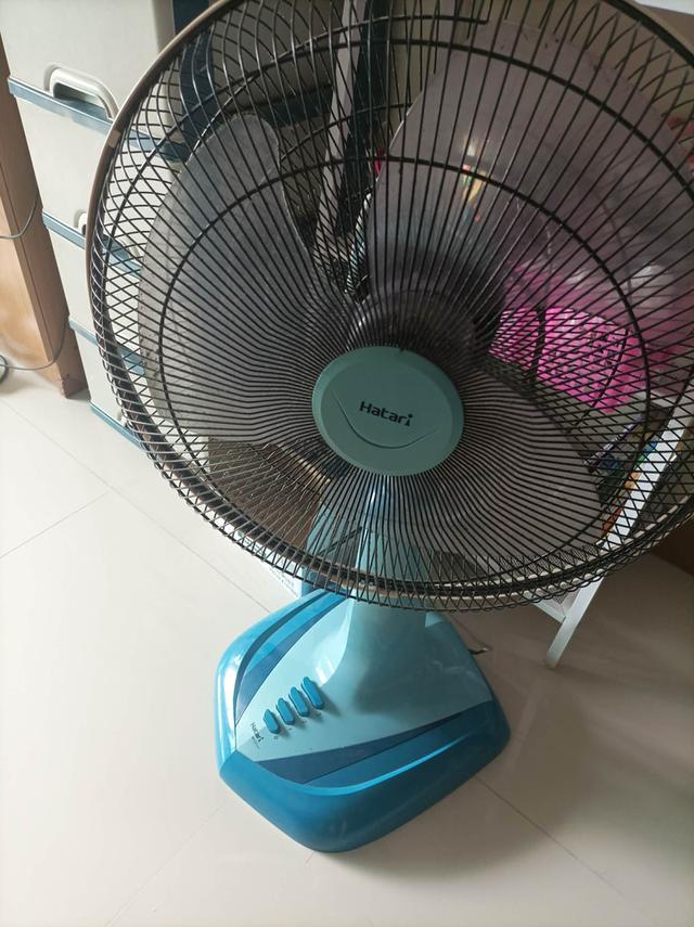 พัดลมตั้งพื้น Hatari สีฟ้ารุ่น HE-18M1 ขนาด 18 นิ้ว แถมใบพัดสำรองอีกอันนึง 3