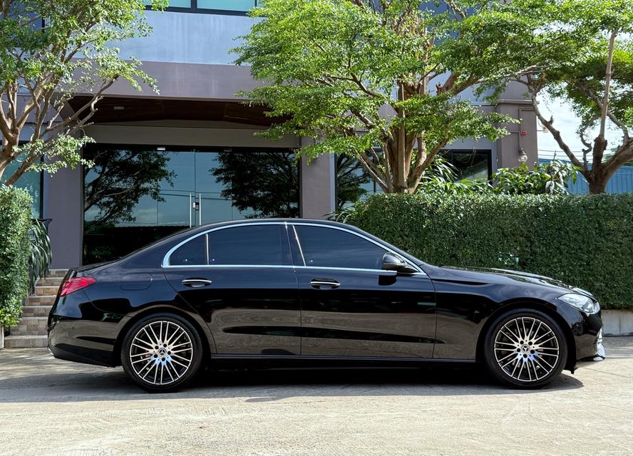 2023 BENZ C220D W206 รถมือเดียวออกป้ายแดง รถวิ่งน้อย ไม่เคยมีอุบัติเหตุ วารันตีศูนย์ยังเหลืออีกนานครับ
