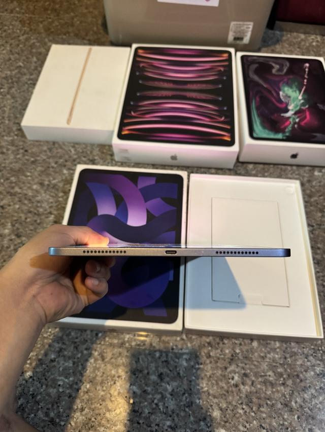 ขายๆๆๆถูกๆๆiPadAir5 M1 สีPurple 64กิ๊ก Wifi Only มีกล่องอีมี่ตรงใช้งานดีทุกๆฟังชั่นสูนTrueทุกๆฟังชั่นรีสโตได้ตลอดไม่มีติดไอคราว Model TH/A ( จอสวยๆขาว