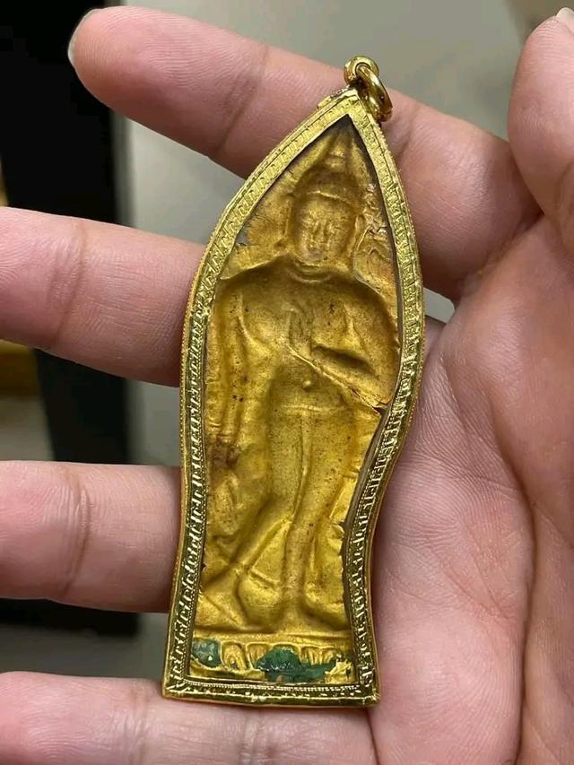 พระเลี่ยมทองไม่ทราบที่