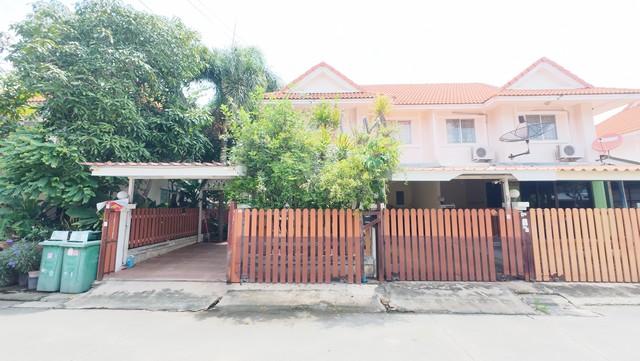 บ้านแฝดพฤกษา34/2 ราคาสุดคุ้ม อยู่ในแหล่งชุมชม เพื่อนบ้านเป็นมิตร สังคมดี เดินทางเข้าออกสะดวก 1