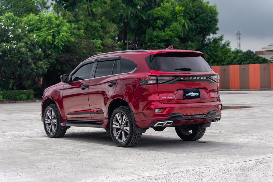 Isuzu MU-X 3.0 Ultimate 2WD 2023 สีแดง รุ่นท็อป 2WD รถเดิมๆจากโรงงาน รูปที่ 5