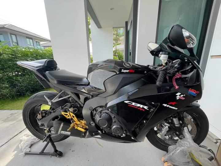 ขายรถ Honda CBR 1000 สีดำเท่สุดๆ  2