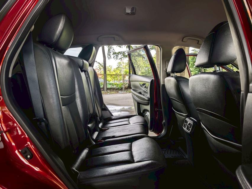 ขายรถ nissan  X-Trail 2.0V 4WD ปี 2015 สีแดง เกียร์ออโต้ 10