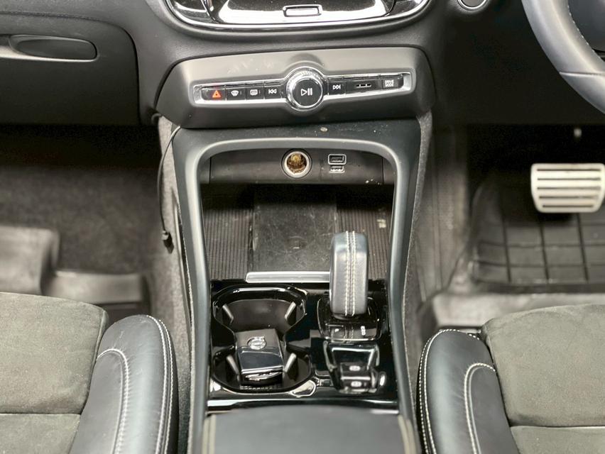 ปี 2023 VOLVO XC40, 1.5 PHEV R-DESIGN EXPRESSION วารันตีของศูนย์หมดปี 2027 รูปที่ 8