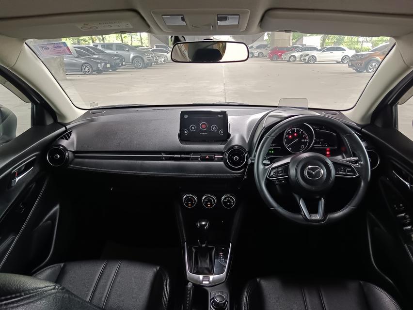 Mazda2 1.3High Connect Sedan ปี2018 สีขาว 7