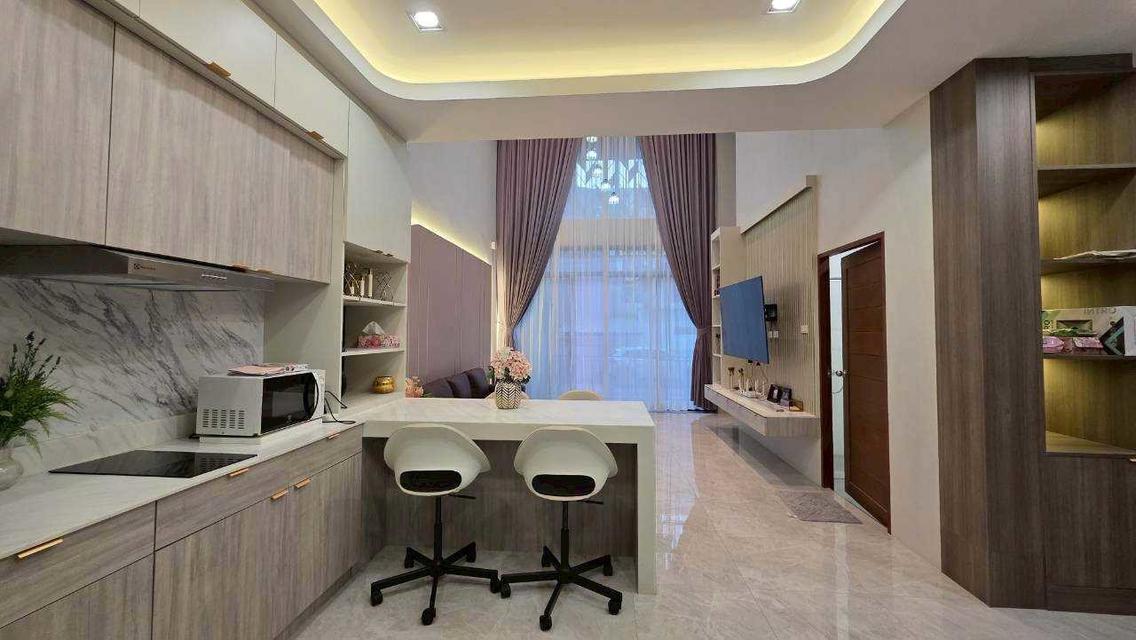 [ให้เช่า] ทาวน์โฮม 3.5 ชั้น หลังใหญ่ สวย โครงการไดมอนด์ วิลล์ ลาดพร้าว-วังหิน เฟอร์นิเจอร์ครบ พร้อมเข้าอยู่! ทำเลทอง เหมาะทั้งอยู่อาศัย อ 12