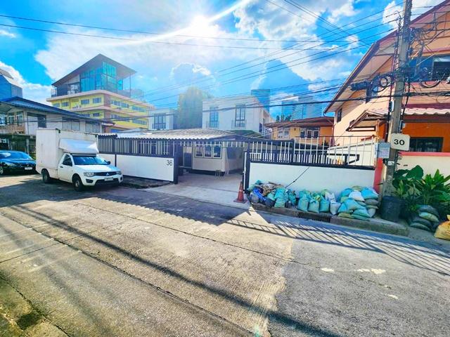 ให้เช่าบ้านชั้นเดียว 312ตร.ม. 78ตร.วา.MRT ห้วยขวาง 600ม.ถ.ประชาราษฎร์บำเพ็ญ2-10 รร.นานาชาติรีเจนท์ 1.9 กม. 4 นอน ตลาดสดห 1