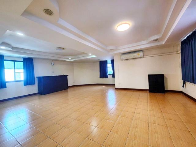 ประชาราษฎร์บำเพ็ญ10-19 50ม.ลดราคา 45% ทำเลรัชดา ห้วยขวาง 7-Eleven ที่จอดรถรอบอาคาร 5 คัน ให้เช่าอาคารออฟฟิศ 5 ชั้น 765ตร 3