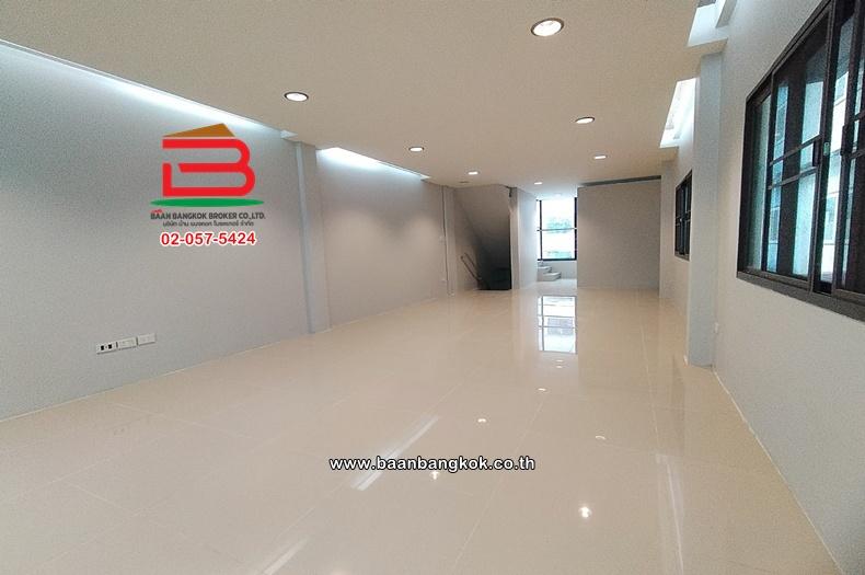 ขาย/เช่า ตึกออฟฟิศ 2คูหา 5.5 ชั้น (หลังริม) เนื้อที่ 41.5 ตร.ว. ซอยรามอินทรา 15 แขวงอนุเสาวรีย์ เขตบางเขน 7