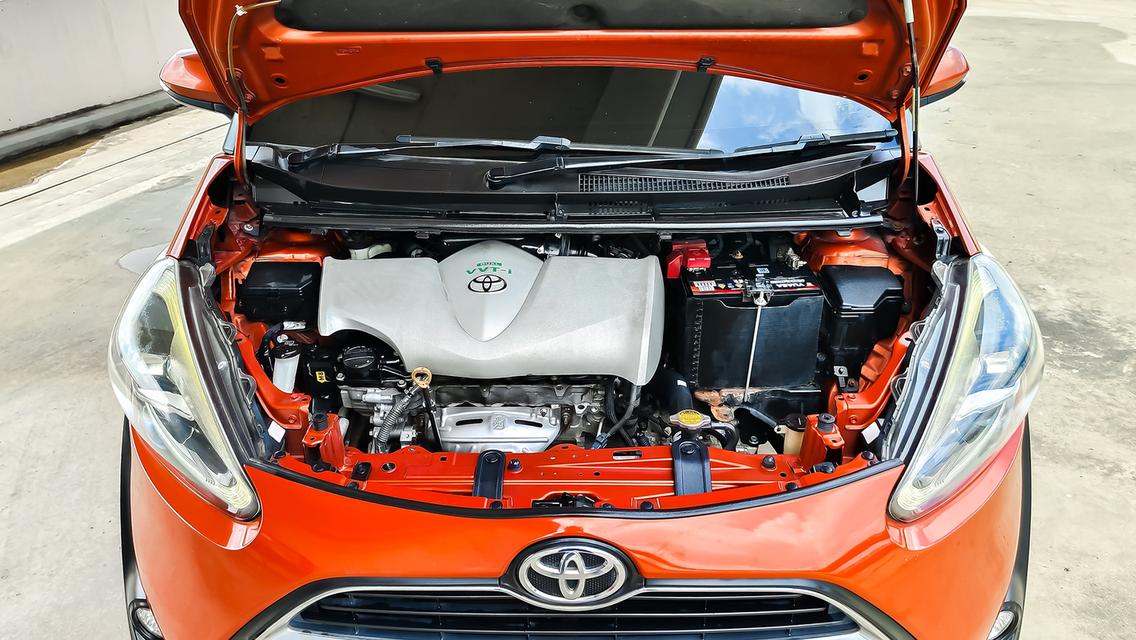 TOYOTA Sienta 1.5V ปี 2016  10