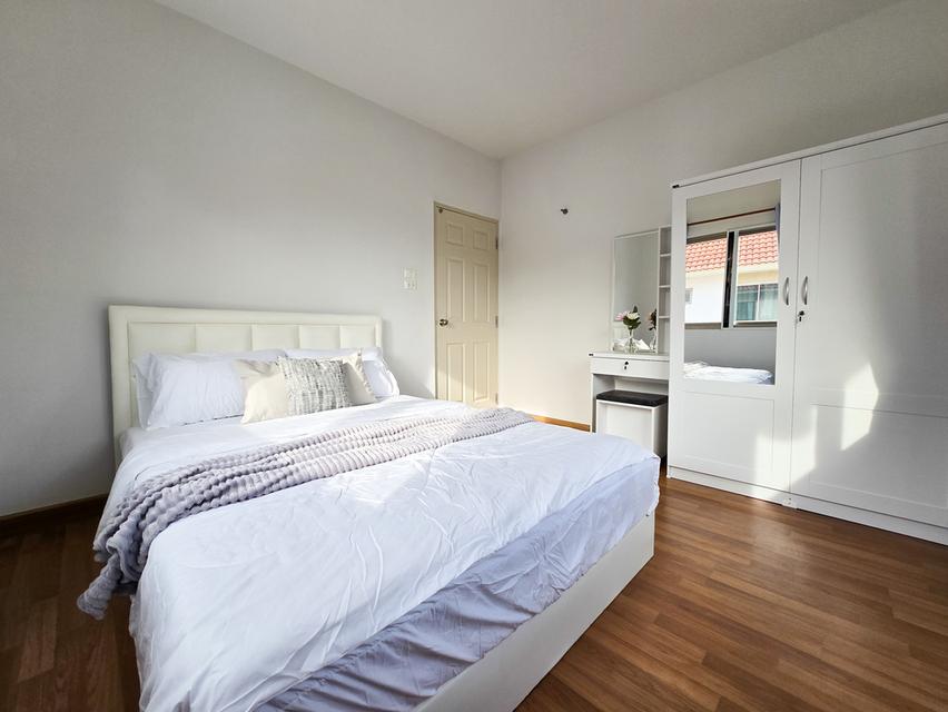 ให้เช่า บ้านเดี่ยว 2 ชั้น หมู่บ้าน เฮ้าส์ ออฟ เดอะ คานารี่ – สวนเสือศรีราชา บ้านสวย เฟอร์นิเจอร์บิ้วอิน พร้อมเครื่องใช้ไฟฟ้าครบ จอดรถได้ 2 คัน พร้อมเข 16