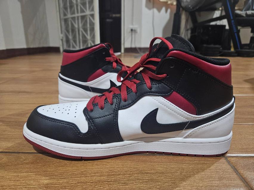 Size 10.5  - Air Jordan 1 Mid Gym Red Black Toe รูปที่ 2