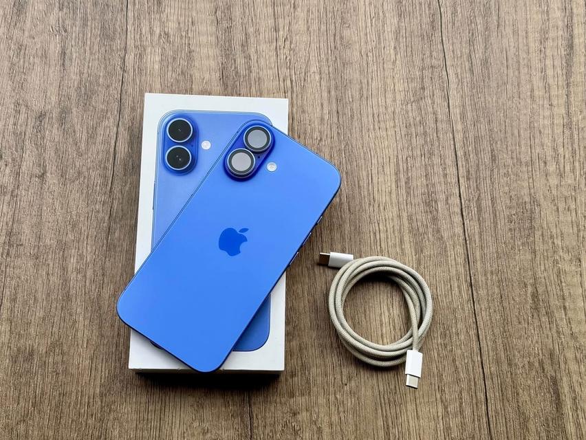 iPhone 16 Color Ultramarine 