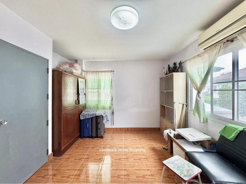 LM25-0154 ขายทาวน์เฮ้าส์ 2 ชั้น เต็มรัก วัดลาดปลาดุก หลังริมใน มีพื้นที่ข้าง พื้นที่ 25 ตรว 3 นอน 2 น้ำ ใกล้เซ็นทรัล เวส 6