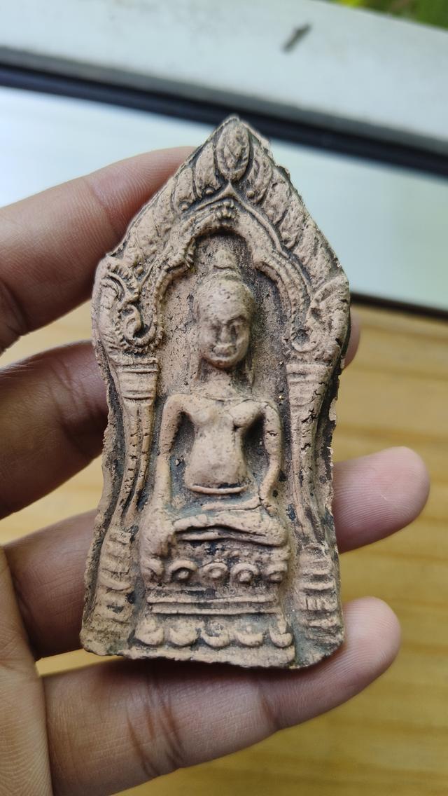 พระหูยานซุ้มเรือนแก้วฐานบัว 2 ชั้น เนื้อดิน รูปที่ 5