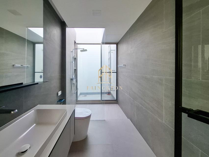 VIVE Rama 9 â Luxurious 3-Story Home in Modern Japanese Design 19