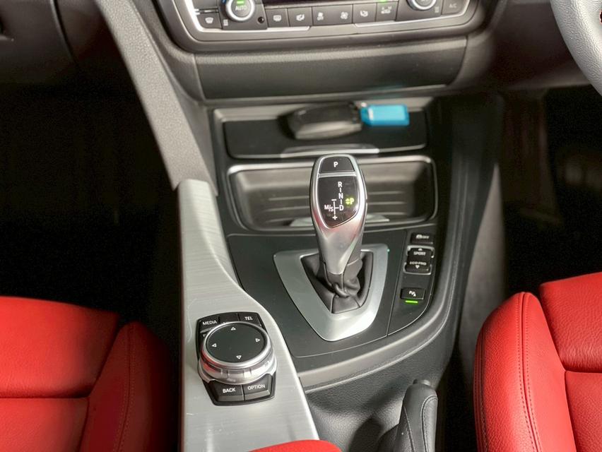ปี 2015 BMW SERIES 3, 320d GT SPORT 13