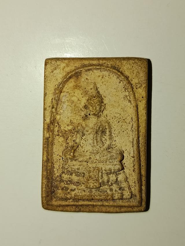 หลวงพ่อเกษรพระสมเด็จ ซึ่งเป็นที่รู้จักกันในฐานะ "ราชาแห่งพระเครื่อง" หรือ "พระเครื่องแห่งโชคลาภ" และเป็นที่นิยมอย่างสูงในประเทศไทย  พระสมเด็จมีสถานะที