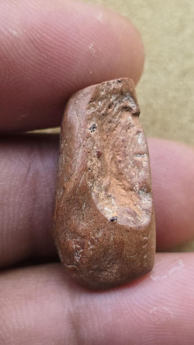 พระกำแพงยืนตอ กำแพงเพชร 2