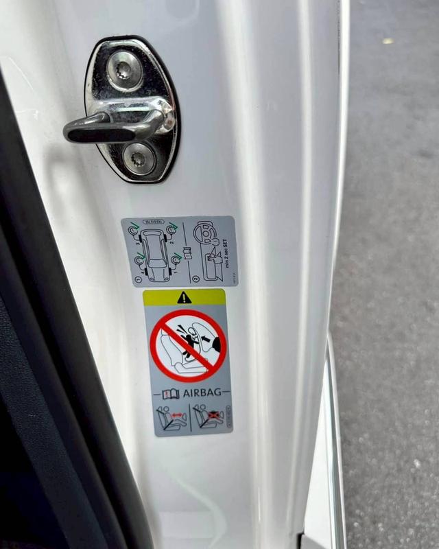 VOLKSWAGEN NEW BEETLE 1.2 TSI Turbo สีขาว ปี 2012 จด 2013 รูปที่ 16