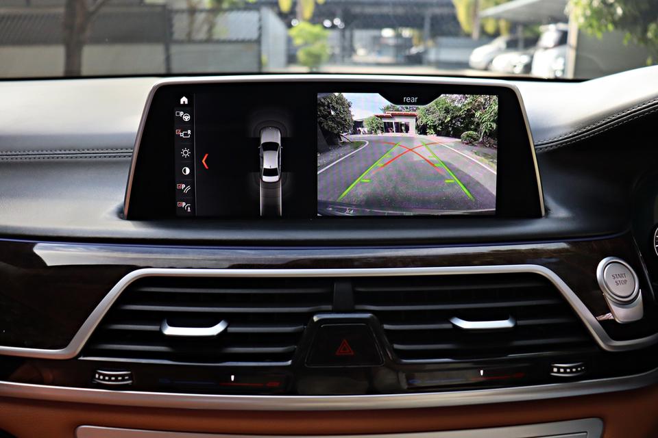 740Le xDrive Pure Excellence (G12) 9