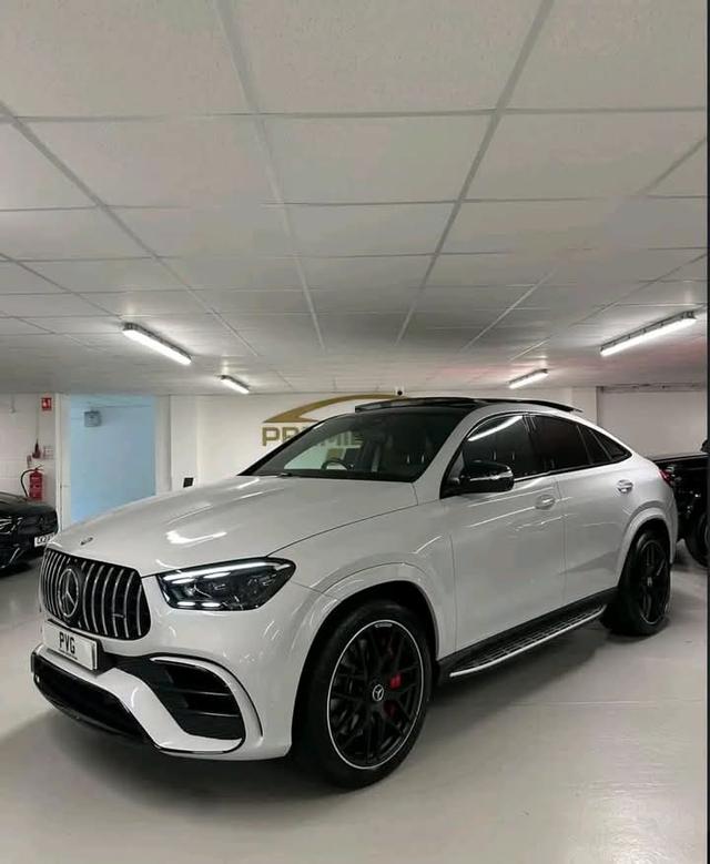 Mercedes-Benz GLE-Class สีขาว