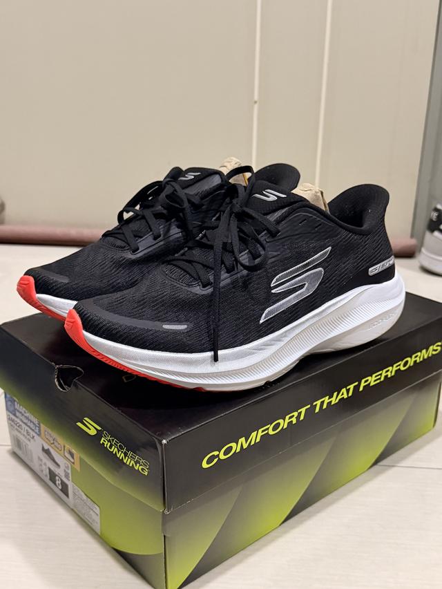 รองเท้าวิ่ง Skechers hands free slip-ins :Aero pulse ไซส์ 41 8us 26cm