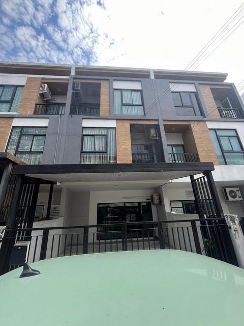 ให้เช่า ทาวน์โฮม 3 ชั้น โครงการ ทรีโอ ร่มเกล้า Trio Romklao ถนนร่มเกล้า เขตมีนบุรี 1