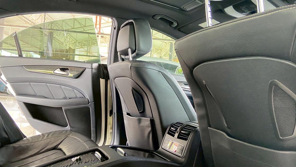 รถสปอร์ตสไตล์ 4-Door Coupe CLS250CDI W218 ปี 2012 รูปที่ 13