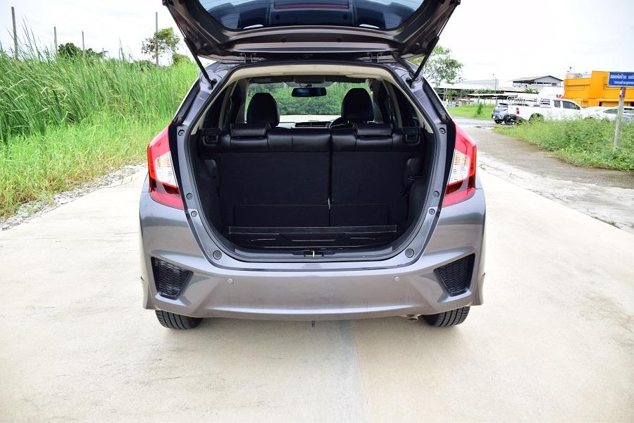 ปี2014จด15 ฟรีดาวน์ HONDA JAZZ GK เกียร์แพดเดิ้ลชิฟ SV / เบาะหนังแท้ แอร์จอ ครุสคอลโทล กุญแจคีเรท จอ กล้องหน้าหลังABS AIRBAG โทร0957401229 ไอดีไล UTBP 14