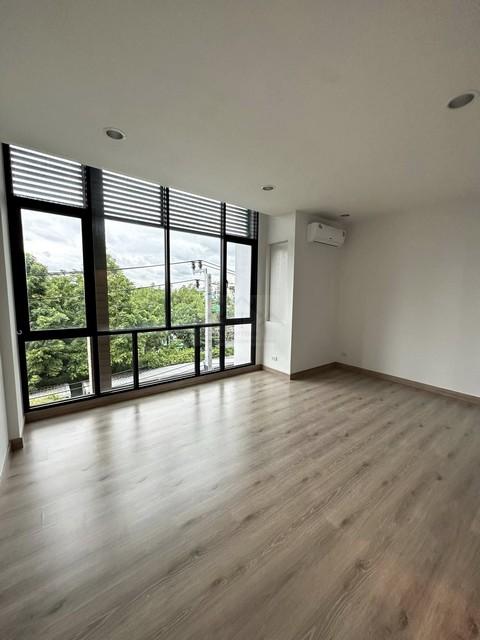 ให้เช่าโฮมออฟฟิศ 4 ชั้น 250 ตรม. Premium Place เกษตร นวมินทร์2 ซอยมัยลาภ ประเสิรฐมนูกิจ29 ใกล้รถไฟฟ้าสายสีชมพู (สถานี มั 8