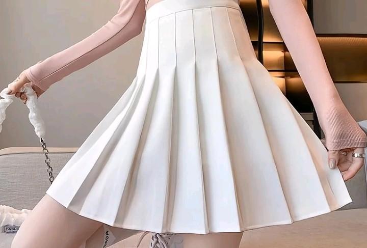 กระโปรงสีสวยใส่แล้วดูดี