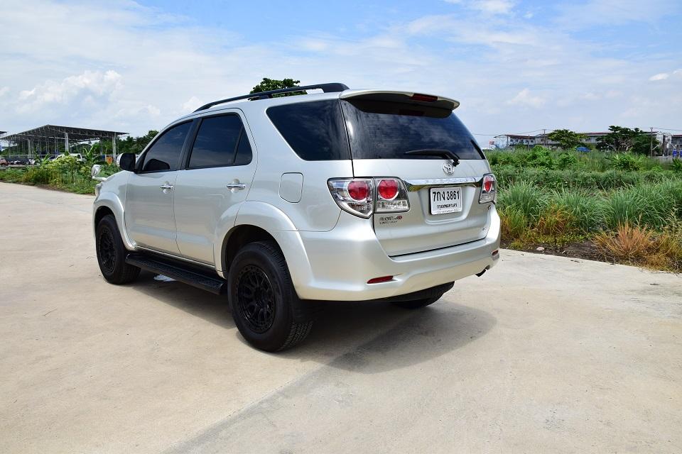 รถครอบครัว SUV ฟรีดาวน์ TOYOTA FORTURNER 3.0V คอมมอลเรลดีเซล VN-TURBO ออโต้เบาะหนังไฟฟ้า แอร์จอ แอร์หลังคา แม็กสวยยางใหม่ จอทัสกรีนโทร095740122ไลUTBP รูปที่ 19