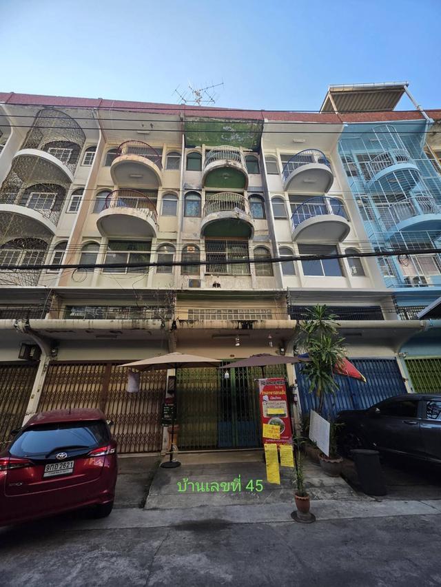บ้านตึกแถวเชิงพาณิชย์ 6