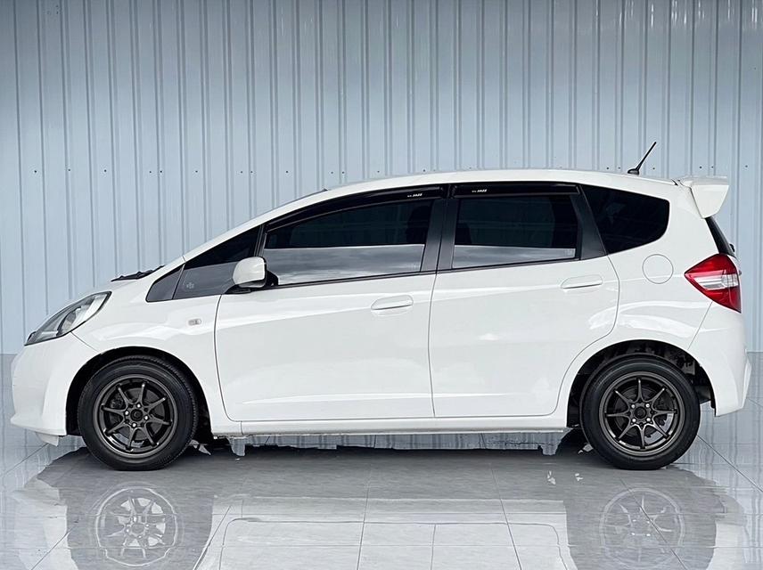 Honda Jazz 1.5V I-VTEC GE เบนซิน เกียร์ออโต้  ปี2012 6