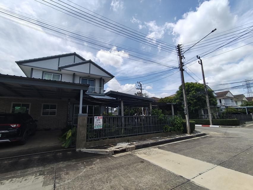 ขายบ้านเดี่ยว หลังมุม เนื้อที่ 69.4 ตรว. หมู่บ้านพฤกษลดา2 คลองสี่ ลำลูกกา ซอย2/1 ต้นๆโครงการ เข้าไม่ลึก ติดถนนพระองค์เจ้าสาย ห 19