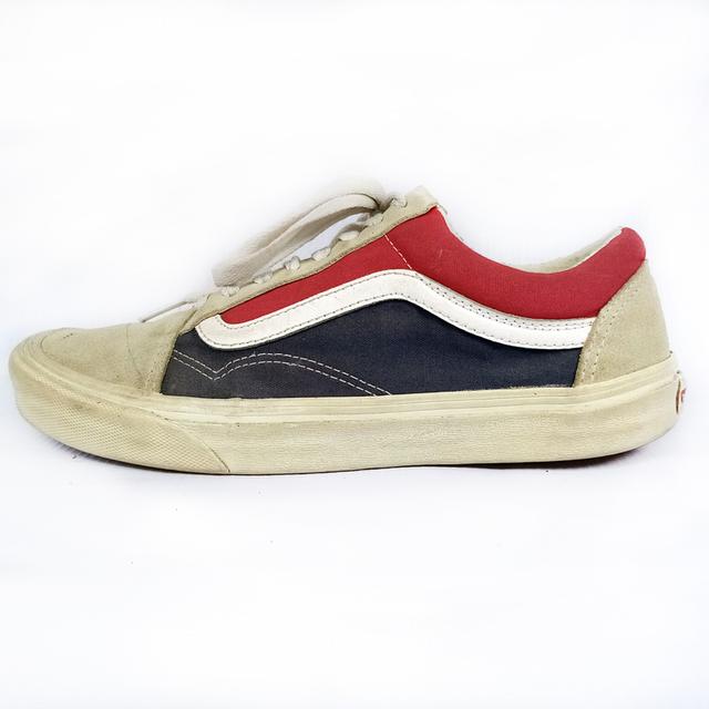VANS รองเท้าผ้าใบมือสอง สภาพงามๆ จัดส่งฟรี! เก็บปลายทาง