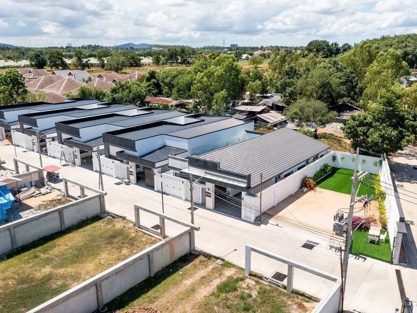 For Sale — Luxury Modern Marble Pool Villa in PattayaLuxury pool villa for sale in Pattaya, Modern Marble style. Sold with an existing yearly tenant 4