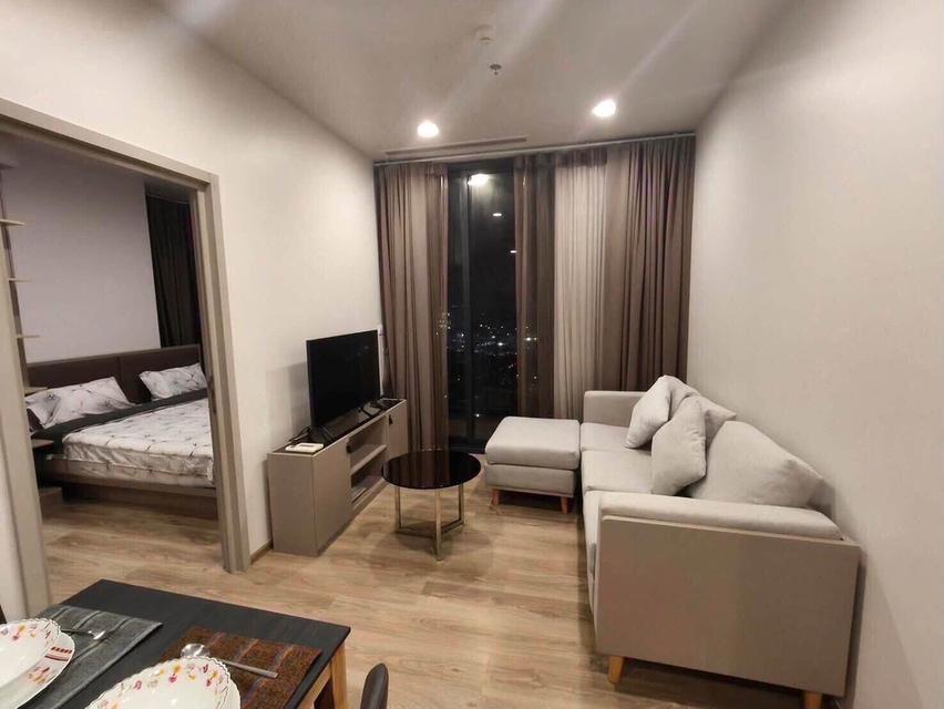 C45 ให้เช่าคอนโดหรู ชั้น37 ขนาด 2 ห้องนอน 2 ห้องน้ำ คอนโด Oka Haus Sukhumvit 36 คอนโดพร้อมเฟอร์ครบ ทำเลดีเดินทางสะดวกเข้าออกได้หลายทาง 3