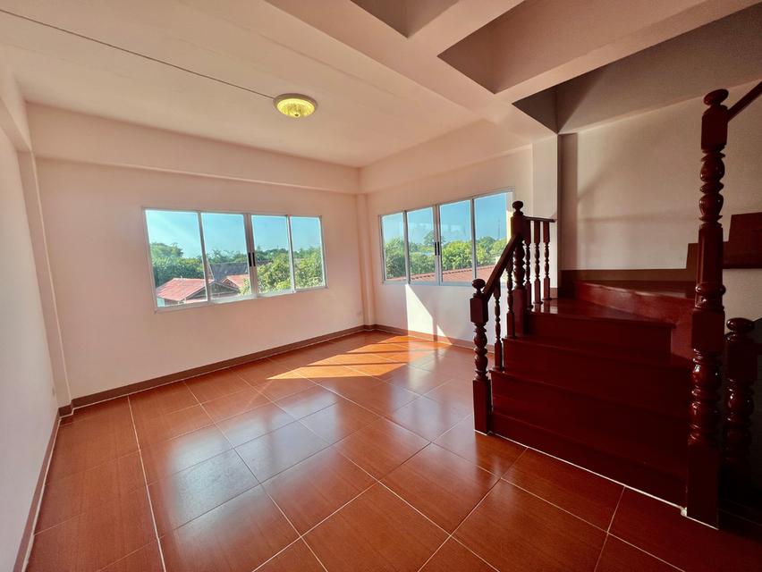 🏡 ขายอาคารพาณิชย์ โครงการฟ้าเคียงดาว จ.อ่างทอง อาคารพาณิชย์ 2.5 ชั้น จำนวน 2 คูหาติดกัน 10