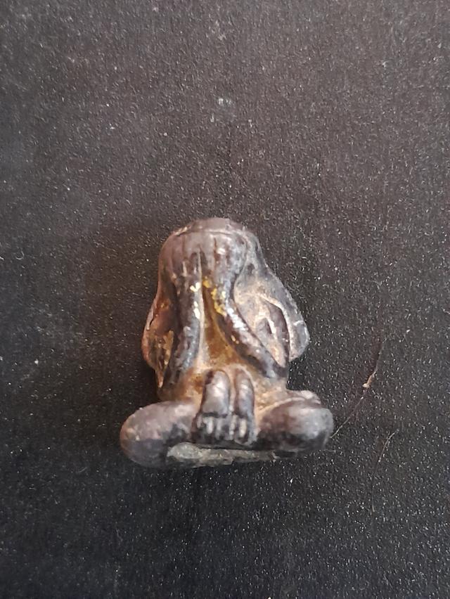 พระปิดตาเนื้อสำริดไม่ทราบที่มา