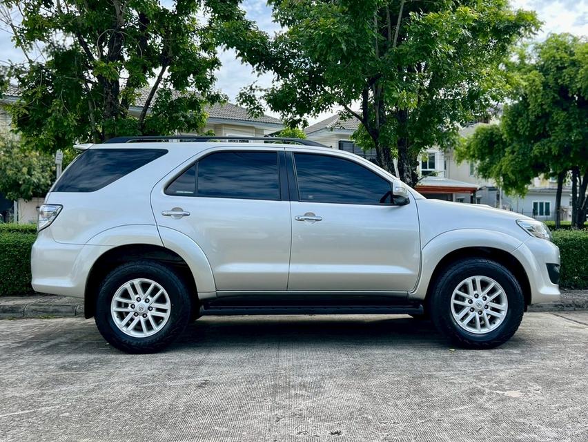 TOYOTA Fortuner 3.0V 4WD เครื่องยนต์: ดีเซล เกียร์:AT ปี: 2012 สี:เทา ไมล์ 15x,xxx km. รูปที่ 6
