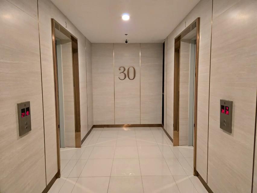 ขายคอนโดหรู Knightsbridge Prime Sathorn 18