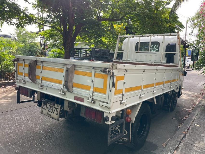 2011 NMR130 Isuzu  6