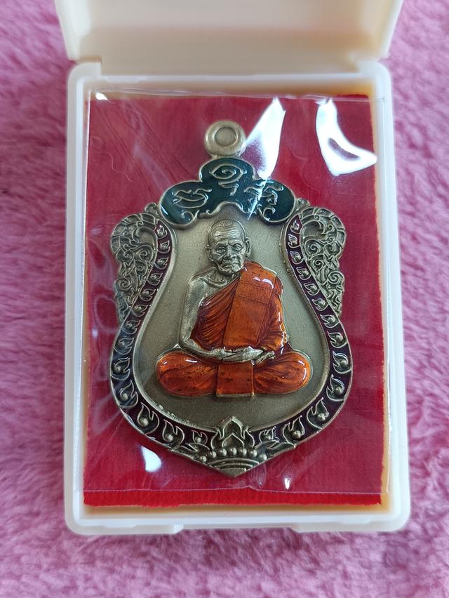 หลวงพ่อพัฒน์ วัดห้วยด้วน จ.นครสวรรค์ รุ่นเสมา ๘ รอบปี ๒๕๖๕ ตอกโค้ด ๗๙ คลาสสิค