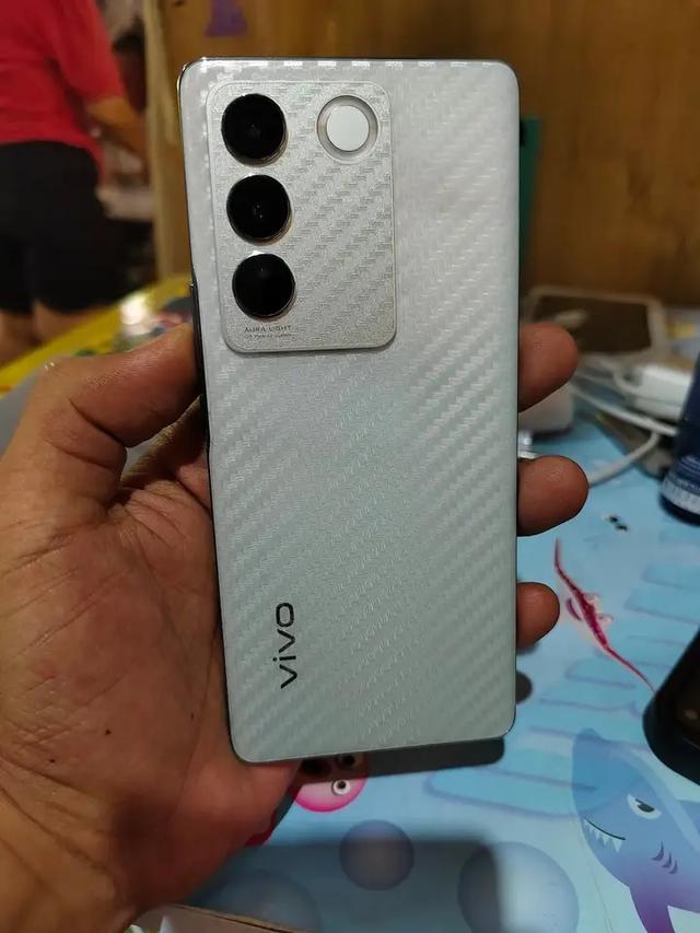 มือถือสภาพนางฟ้า Vivo V27 3