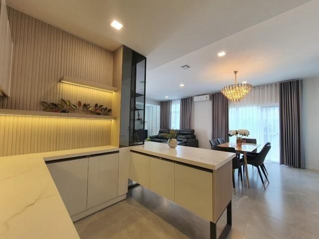 MT64 Rent เช่า บ้านเดี่ยว ตกแต่งพร้อมอยู่ หมู่บ้าน มัณฑนาบางนา วงแหวน รามคำแหง2 ทะลุออกเลียบมอเตอร์ได้ ใกล้ Megaบางนา 5