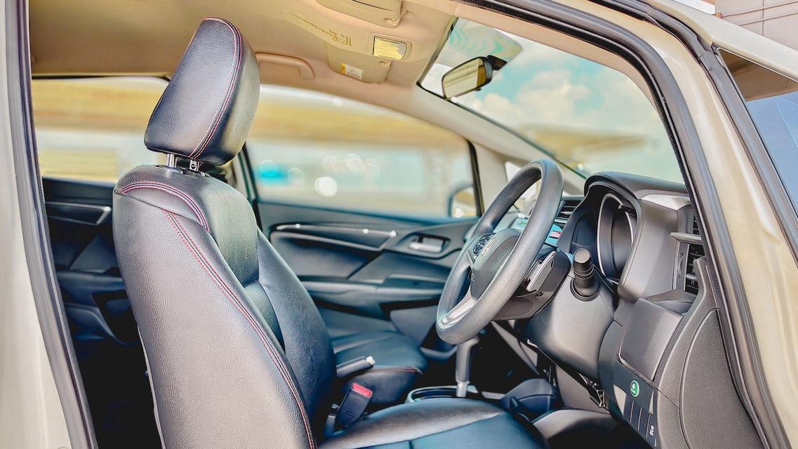 HONDA JAZZ 1.5 SV A/T ปี 2015 รูปที่ 13