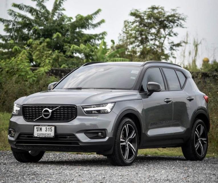 Volvo Xc40 2.0 T5 R-Design AWD AT มือสอง 2